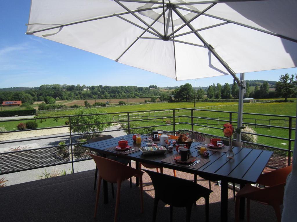 Bed and Breakfast Manoir Théas Barraute-Camu Exterior foto